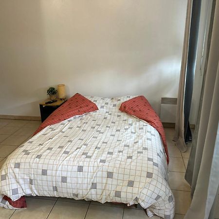 Studio A 2 Pas Du Metro Clichy Exteriér fotografie