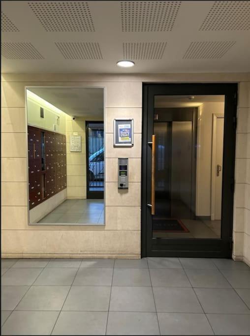 Studio A 2 Pas Du Metro Clichy Exteriér fotografie