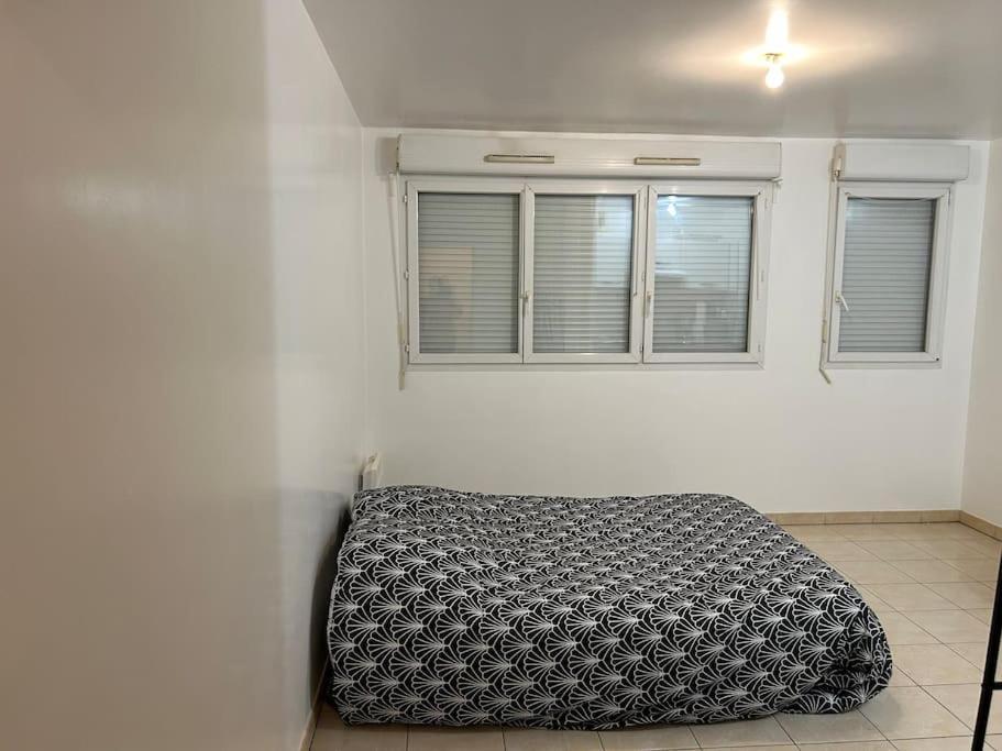 Studio A 2 Pas Du Metro Clichy Exteriér fotografie